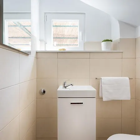 Adriatica * Brodarica (Sibenik-Knin)