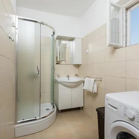 Adriatica Brodarica (Sibenik-Knin)